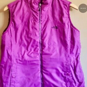 Northface women’s reversible vest large